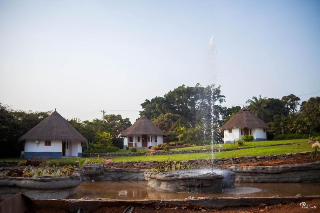 Village Noah Yaoundé Eksteriør billede
