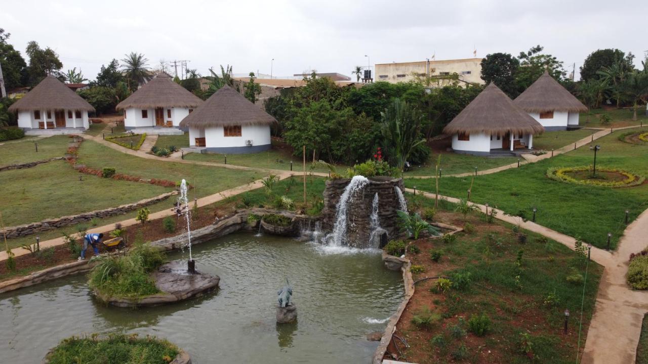 Village Noah Yaoundé Eksteriør billede